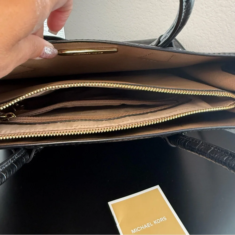 Michael Kors 438 2way Crocodile Embossed Leather Handbag - Picture 4 of 8